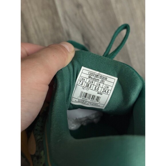 Brooks Limited Edition St. Patrick's Launch 5 Shamrock - Picture 6 of 6